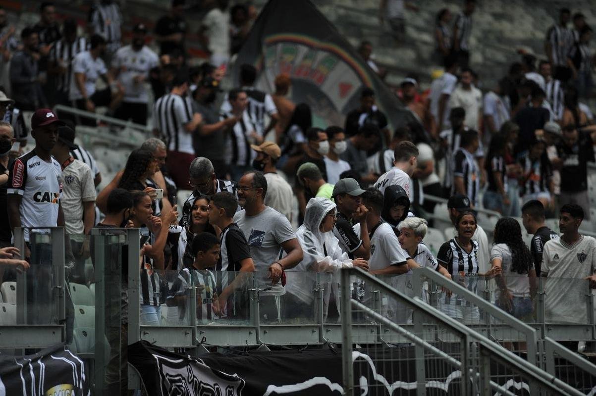 Fotos do jogo entre Atltico e Patrocinense, pelo Campeonato Mineiro