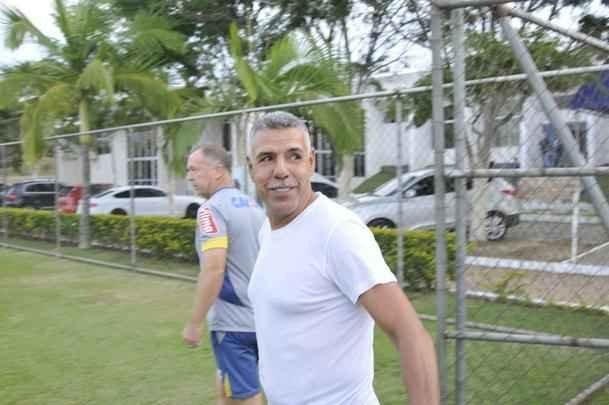 Ex-volante de Cruzeiro e Atltico e hoje treinador, Cerezo passar duas semanas na Toca da Raposa II para acompanhar o trabalho de Mano Menezes