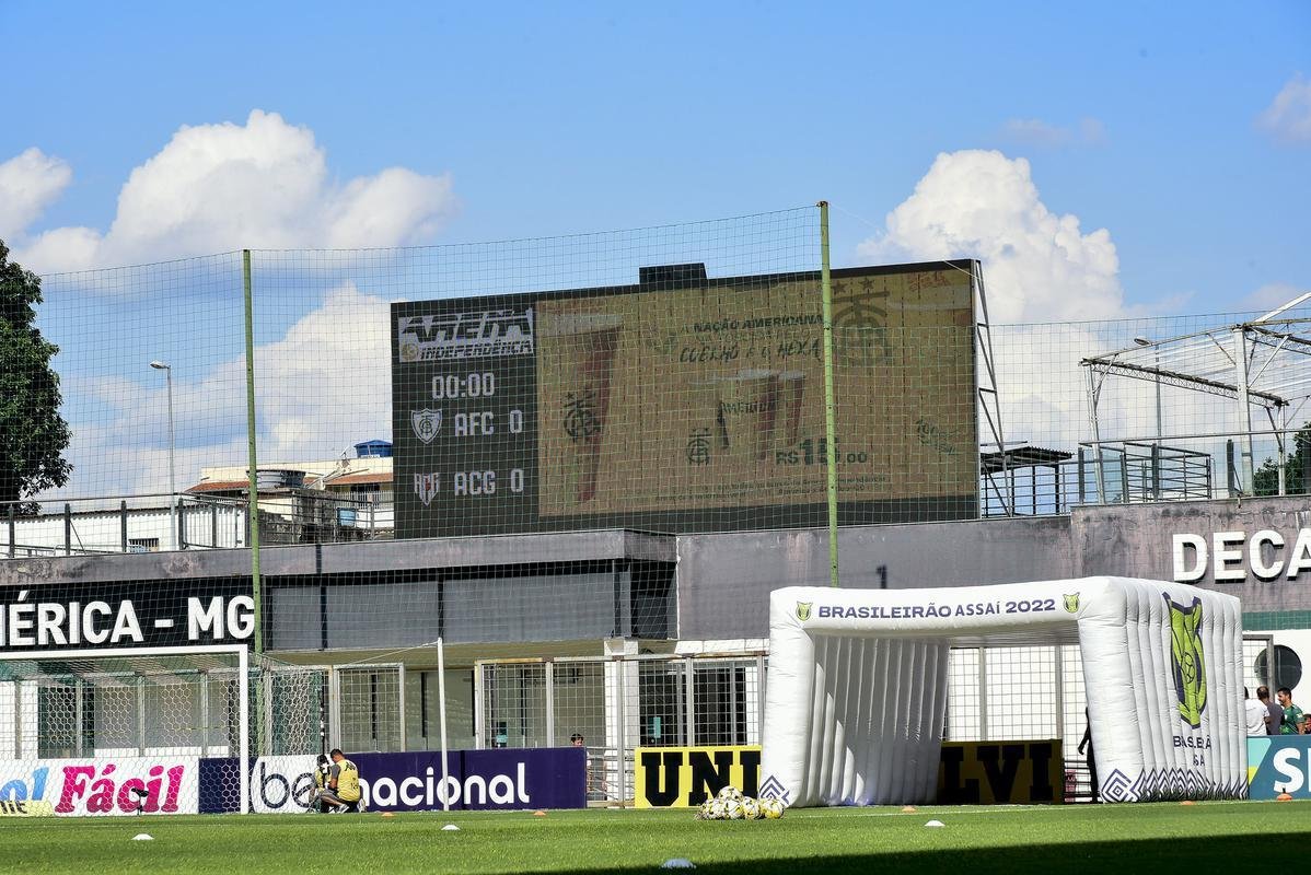 As fotos do duelo decisivo entre Amrica e Atltico, neste domingo (13/11), no Independncia, em Belo Horizonte. Partida foi vlida pela 38 rodada da Srie A do Campeonato Brasileiro.