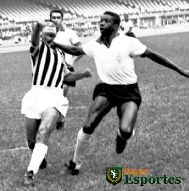  direita, o uniforme do Amrica de 1965