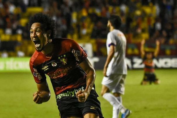 De virada e com gols de Hernane e Guilherme, o Sport reencontrou o caminho das vitórias, diante do Paraná, na Ilha do Retiro, pela 31ª rodada da Série B