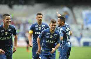 Fotos do jogo entre Cruzeiro e Atltico-PR, no Mineiro, pela 32 rodada do Brasileiro