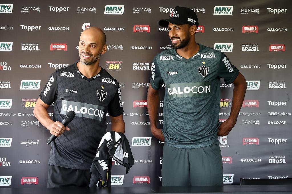 Imagens da apresentao de Maicon Bolt no Atltico