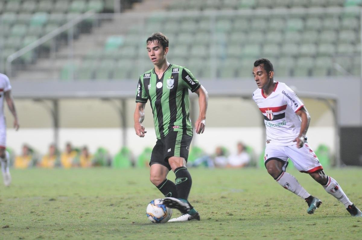 Fotos do primeiro tempo da partida entre Amrica e Botafogo-SP, no Independncia