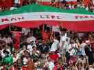 Jogadores de futebol so presos por participao em festa 'mista' no Ir