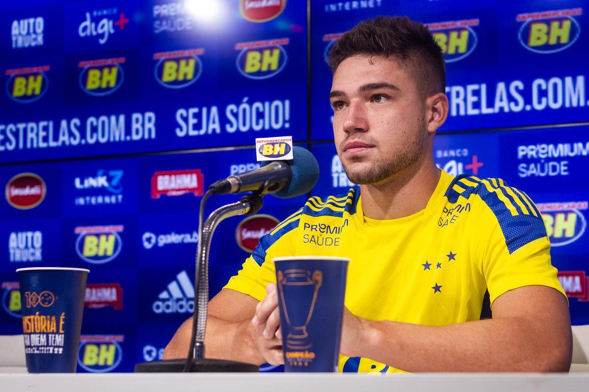 Guilherme Bissoli, de 23 anos, é a 9ª contratação da Raposa para a temporada