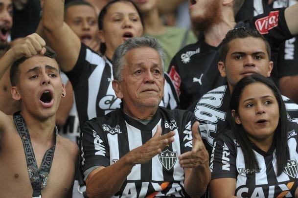 Fotos da torcida do Atltico durante o clssico contra o Cruzeiro