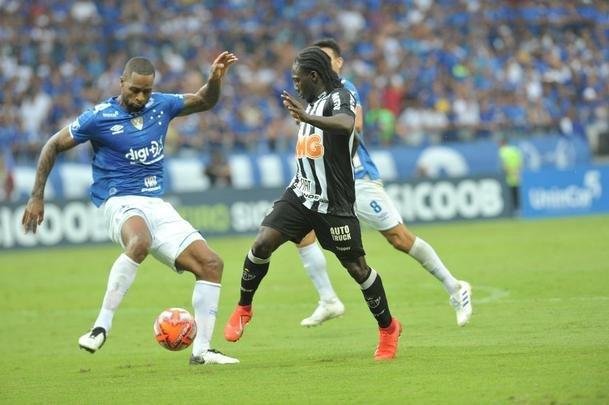 Fotos do segundo tempo do clssico entre Cruzeiro e Atltico, pela final do Mineiro