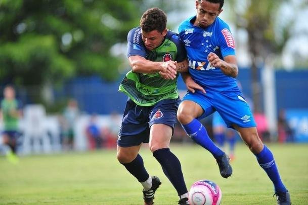 Imagens do jogo-treino entre Cruzeiro e Ipatinga, na Toca da Raposa II, nesta sexta-feira (12/01)