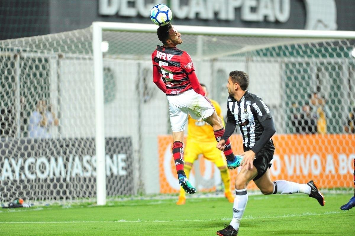 Fotos do primeiro tempo do duelo entre Atltico e Flamengo, no Independncia, pelo Brasileiro