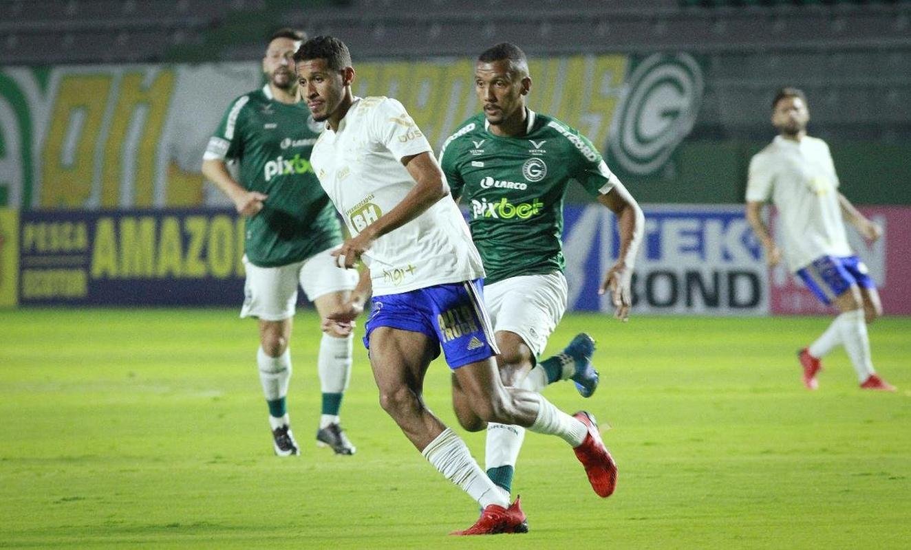 Cruzeiro empatou com Gois no Estdio da Serrinha, em Goinia, pela 22 rodada
