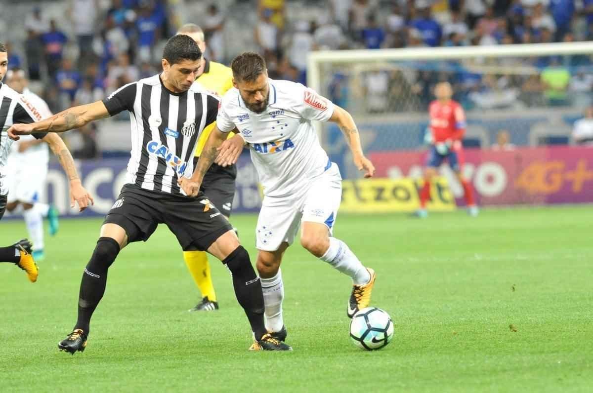 Imagens da torcida e da partida entre Cruzeiro e Santos, no Mineiro