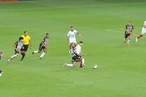 Fotos do duelo entre Atltico e Cerro Porteo, no Mineiro, pelo Grupo E da Copa Libertadores