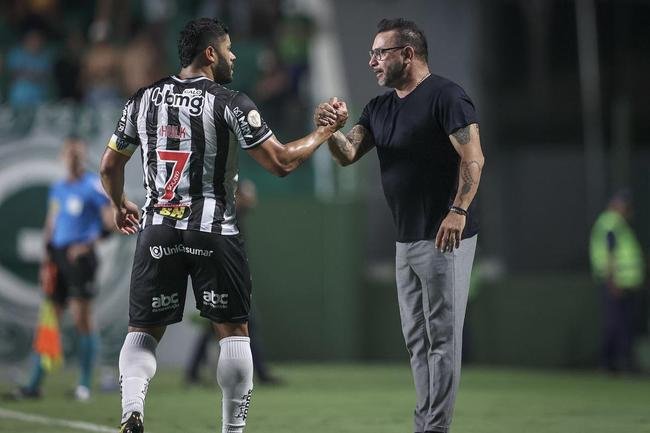 Fotos do jogo entre Gois e Atltico no Estdio da Serrinha, em Goinia, pela quarta rodada do Campeonato Brasileiro