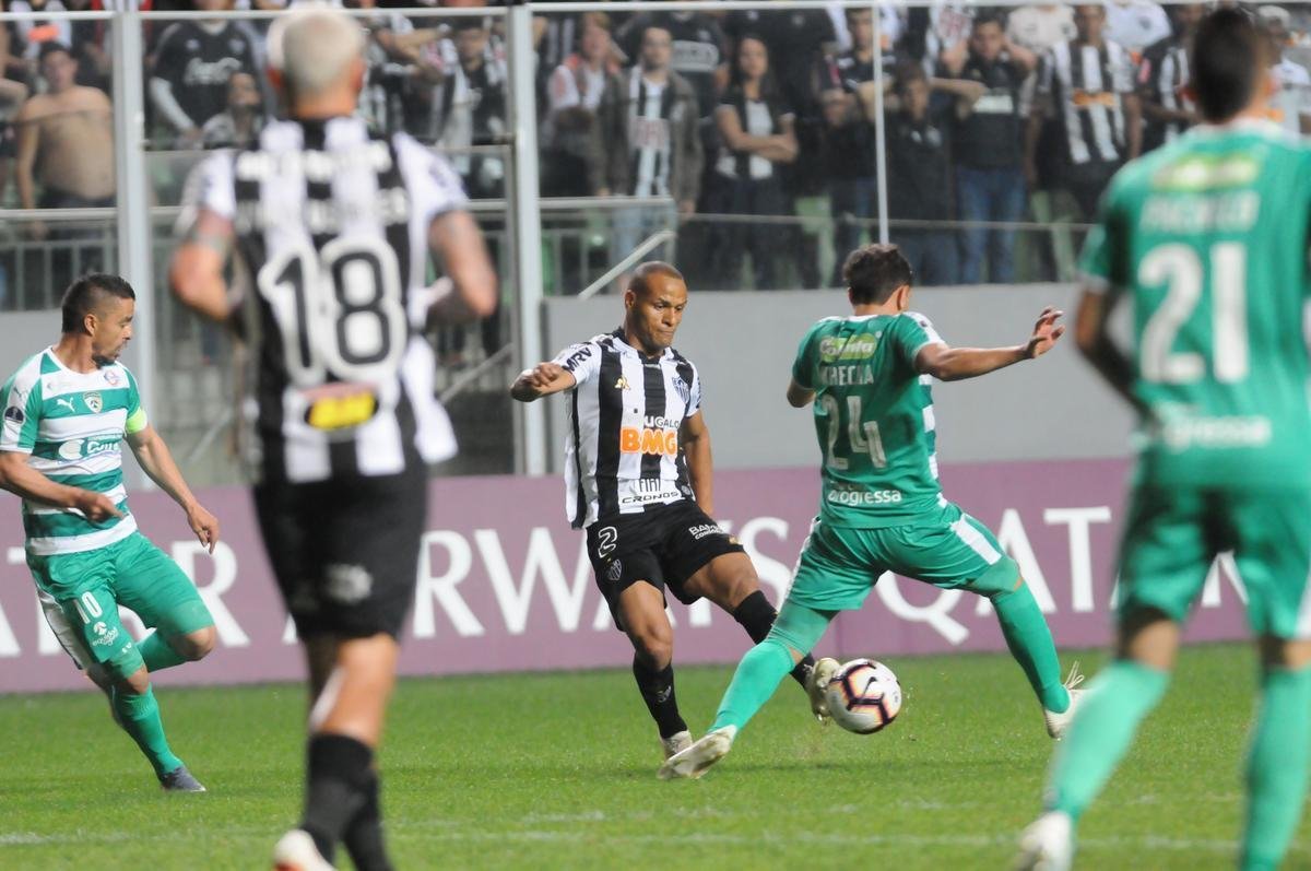 Fotos do primeiro tempo do jogo entre Atltico e La Equidad, no Independncia, pela Copa Sul-Americana