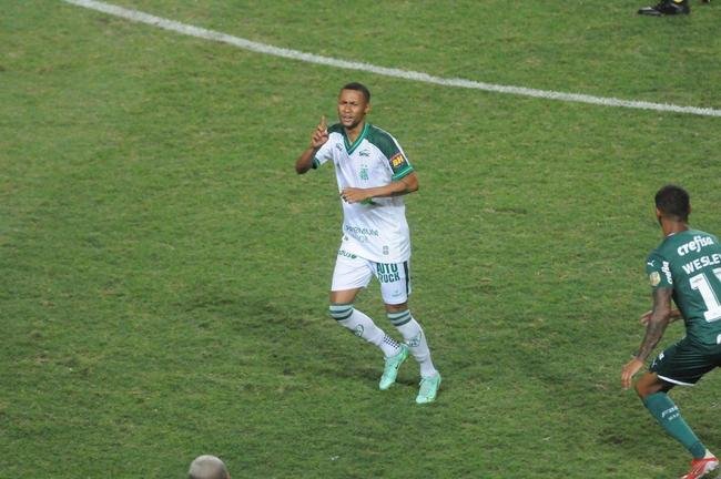 Ademir, de pnalti, sacramentou a virada do Amrica sobre o Palmeiras no Independncia