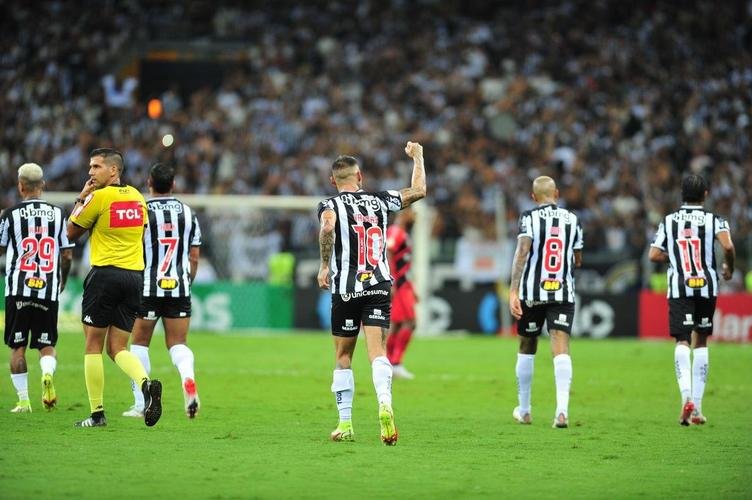Fotos da vitria do Atltico sobre o Athletico-PR, no Mineiro, no jogo de ida da final da Copa do Brasil