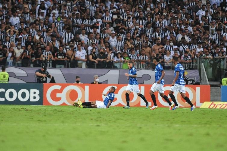 Fotos do jogo entre Atltico e Grmio, no Mineiro, em BH, pela 19 rodada do Campeonato Brasileiro