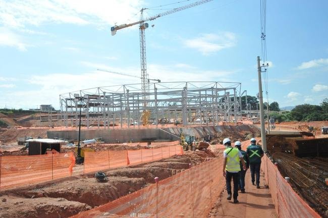 Arena MRV completa um ano de obras neste 20 de abril de 2021. Veja como est� o andamento da constru��o do est�dio do Atl�tico, que tem previs�o de ficar pronto em outubro de 2022. Ser�o 46 mil lugares, 2.333 vagas de estacionamento, 40 bares e 80 camarotes. O empreendimento fica no bairro Calif�rnia, em Belo Horizonte. (Fotos de Gladyston Rodrigues/EM/D. A Press)