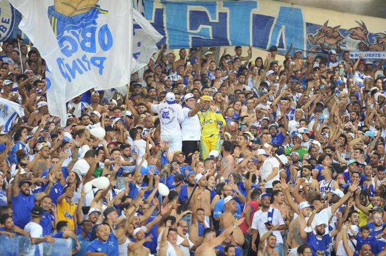 Torcida do Cruzeiro lotou Mineiro na partida contra o Nutico nas despedidas de Rafael Sobis e Ariel Cabral