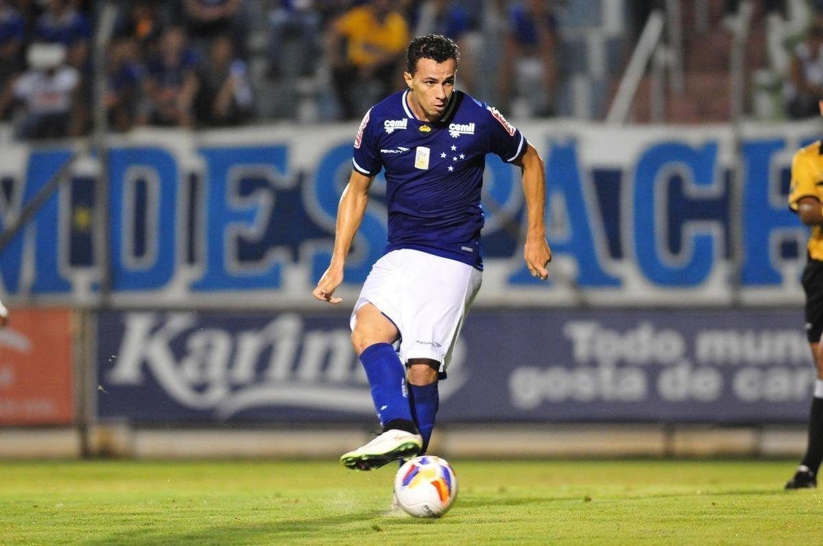 Leandro Damio - 9 gols em 2015