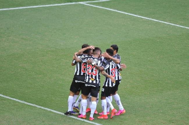 Fotos do jogo de ida da semifinal do Mineiro entre Tombense e Atltico, no Independncia, em Belo Horizonte.