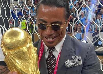 De acordo com as regras da Fifa, a Copa do Mundo só pode passar pelas mãos de campeões, ex-campeões ou chefes de estado
