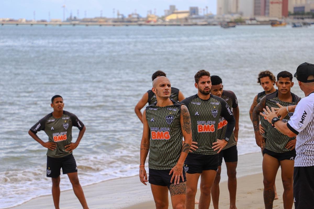 Jogadores do Atltico treinaram na Praia do Mucuripe, em Fortaleza