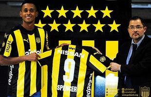 Fidel Martnez - atacante se transferiu do Atlas para o Pearol