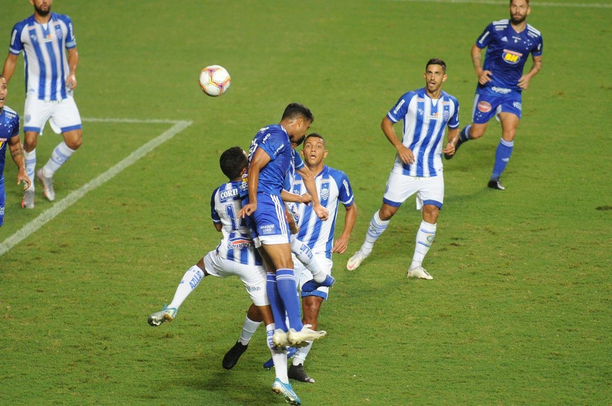 Fotos do jogo entre Cruzeiro e CSA, no Independncia, em Belo Horizonte, pela 29 rodada da Srie B do Brasileiro