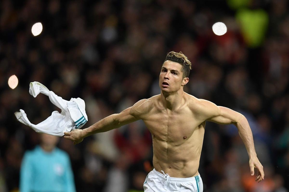 Cristiano Ronaldo converteu o pnalti, e o Real Madrid avanou na Liga dos Campees