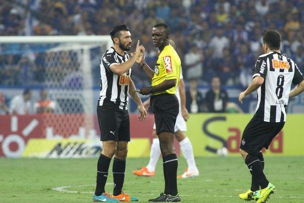 Imagens da deciso entre Cruzeiro e Atltico no Mineiro