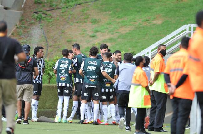 Nacho abriu o placar para o Atltico na final da Supercopa: 1 a 0