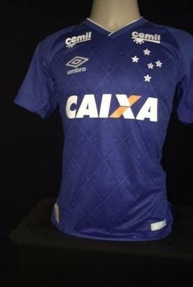 Primeiro uniforme tem marcações losangulares com o Cruzeiro do Sul