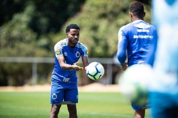 Cruzeiro treinou neste sbado na Toca da Raposa II e concluiu preparao para jogo com o Grmio, neste domingo, s 11h, no Independncia, pela 18 rodada do Brasileiro