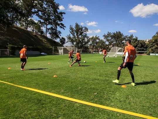 Jogadores do Atlético treinaram na manhã deste domingo, em preparação para jogo contra La Equidad-COL
