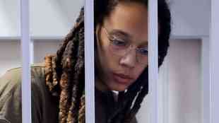 Brittney Griner � condenada a 9 anos de pris�o na R�ssia