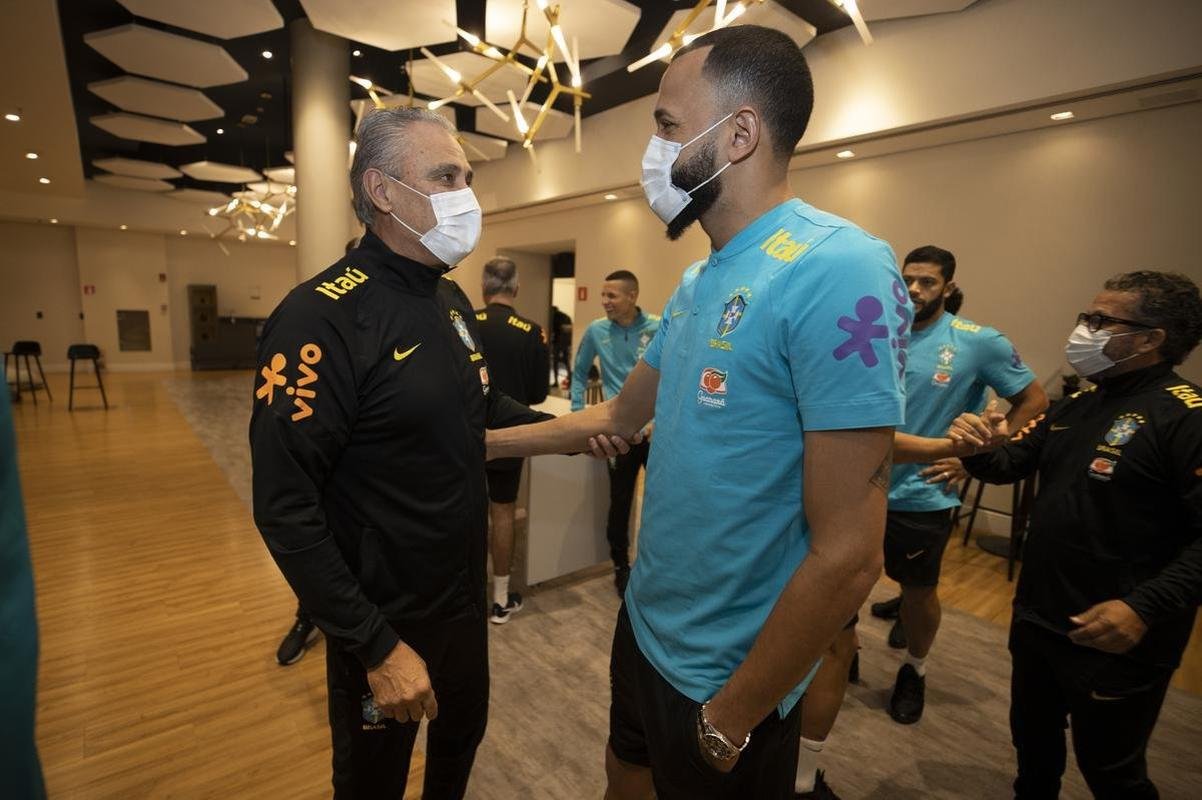 Jogadores se apresentam  Seleo Brasileira