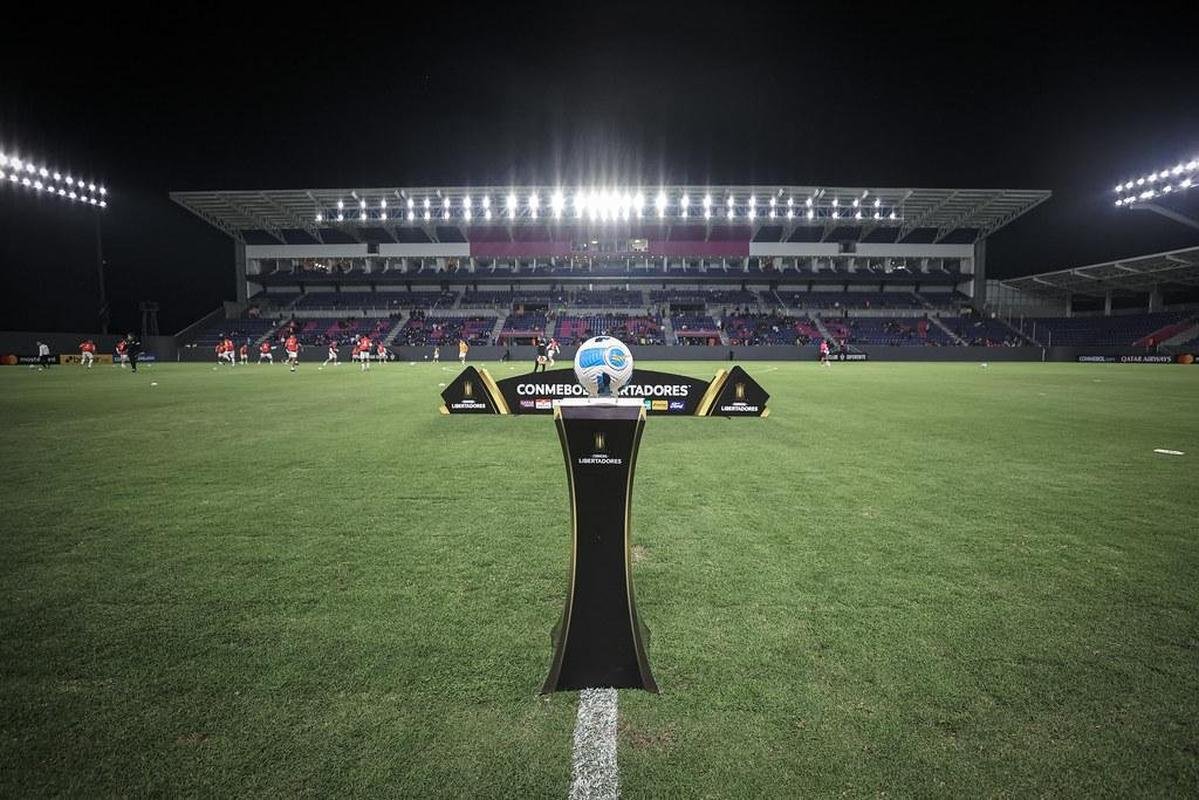 Banco Guayaquil (Equador) - um jogo e um empate. Foi um gol marcado e um sofrido