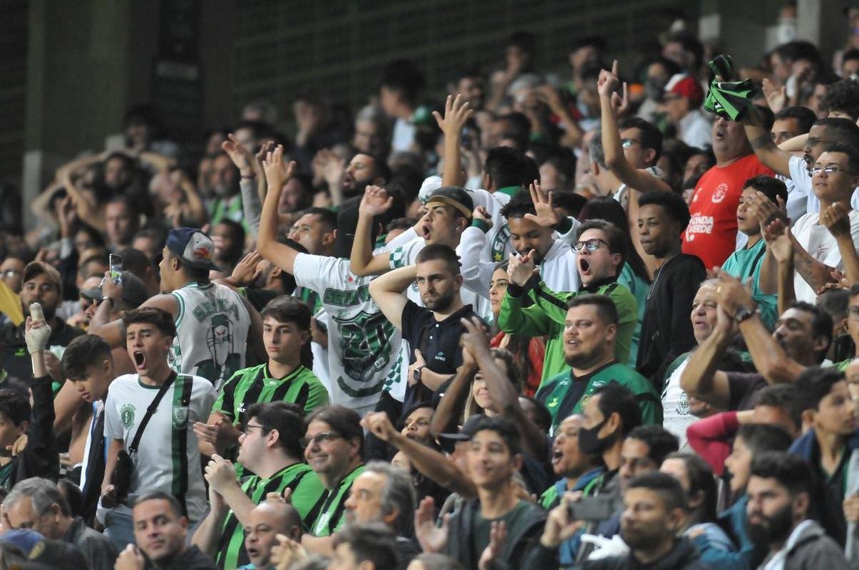 Fotos da partida entre Amrica e Palmeiras, nesta quinta-feira (21), no Independncia, em Belo Horizonte, vlida pela 18 rodada da Srie A do Brasileiro.