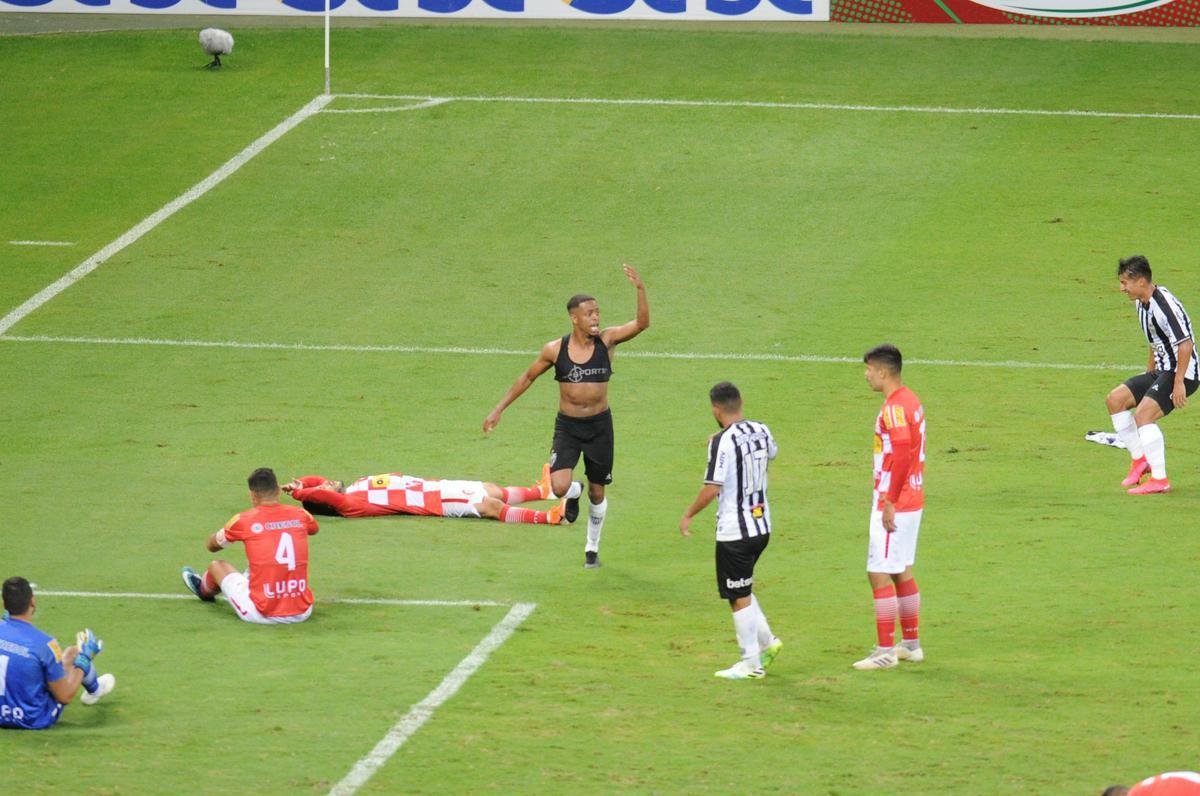 Keno marcou o gol da virada atleticana aos 52 minutos do segundo tempo, em chute cruzado dentro da rea. Bola entrou no ngulo direito do goleiro Felipe