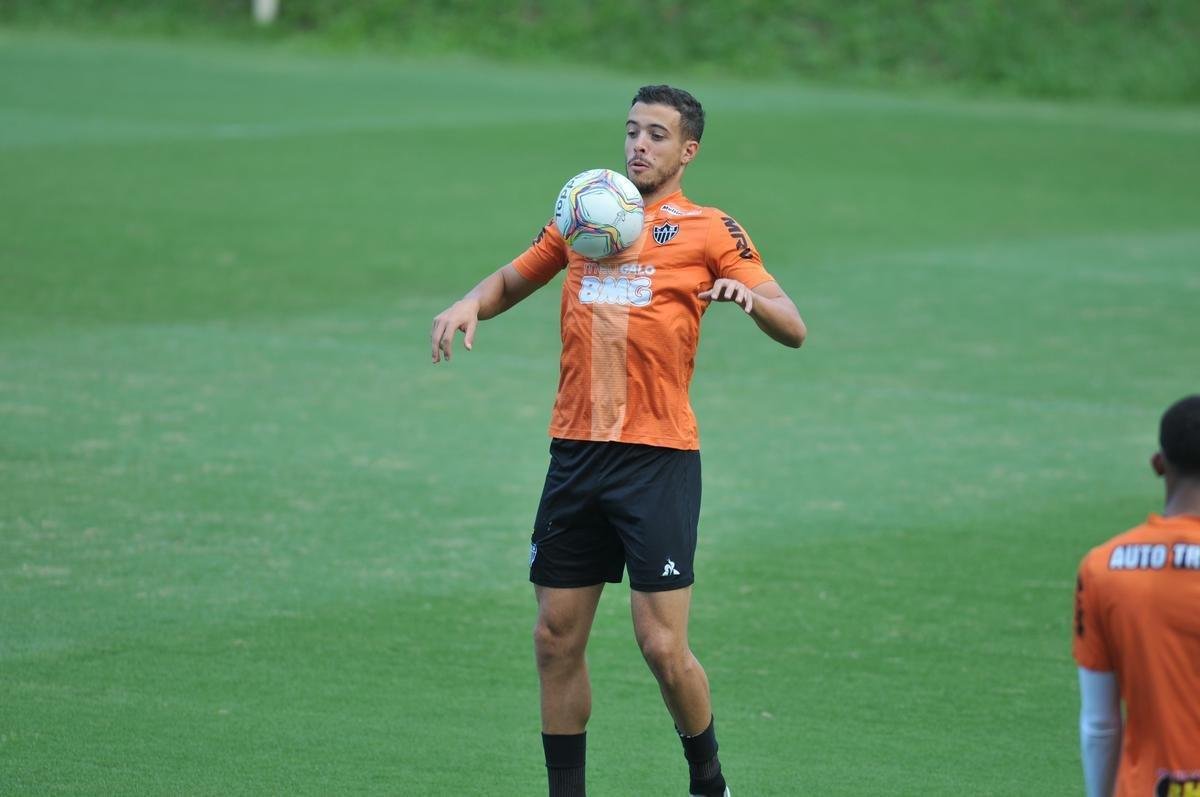 Fotos do treino do Atltico nesta quarta-feira na Cidade do Galo. Time dirigido por James Freitas se prepara para o clssico de sbado, s 19h, no Mineiro, pelo Mineiro