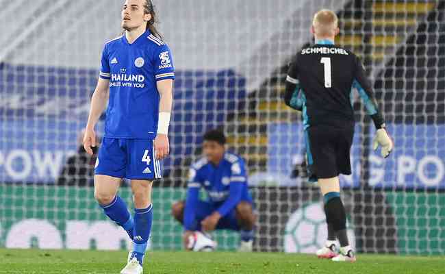 Leicester tropea em momento de definio no Campeonato Ingls