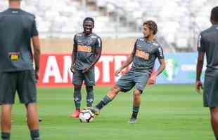 Levir Culpi comanda treino no Mineiro antes da estreia no Grupo E da Libertadores