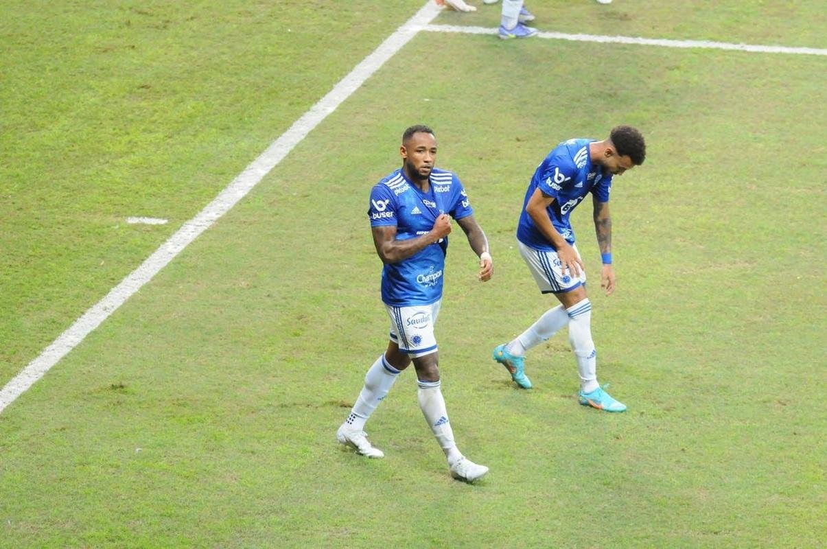 Fotos do jogo entre Cruzeiro e CRB, no Mineiro, em Belo Horizonte, pela 11 rodada da Srie B do Brasileiro