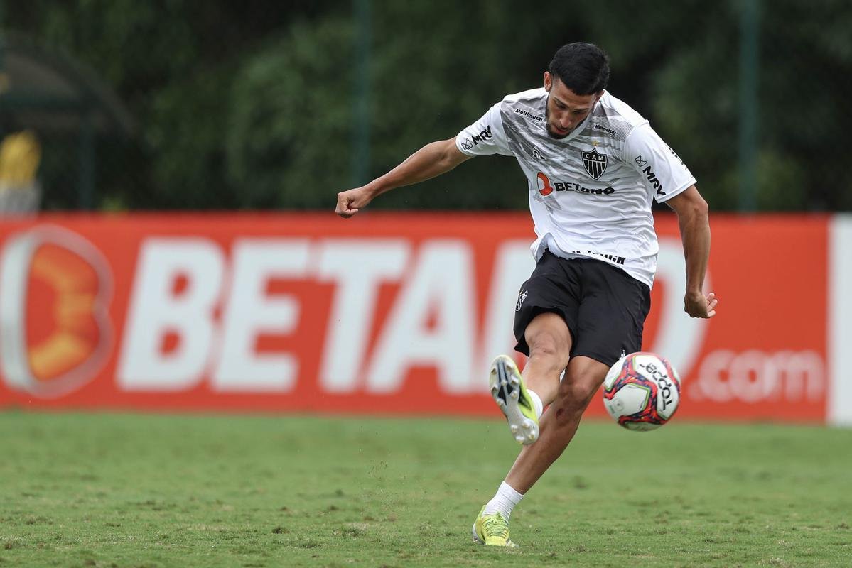 Fotos do treino do Atltico neste sbado, o ltimo de Victor no clube