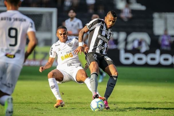 Fotos da vitória do Botafogo sobre o Atlético, por 2 a 1, no Engenhão, pela 18ª rodada do Brasileiro