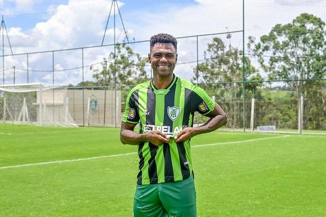 Zagueiro Wanderson  apresentado como reforo do Amrica