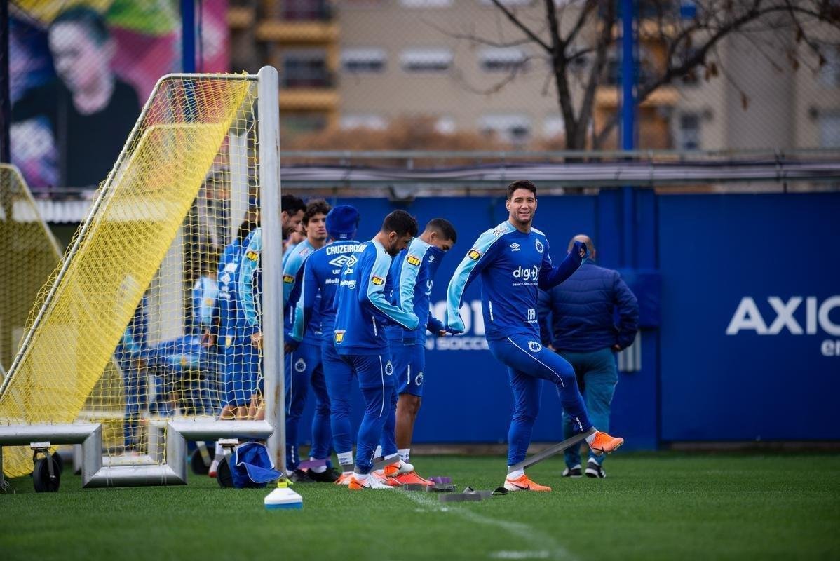 De olho em jogo contra o River Plate pela Copa Libertadores, Cruzeiro treinou na tarde desta segunda-feira no CT do Boca Juniors