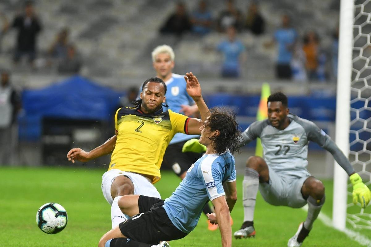 Fotos de Uruguai x Equador, no Mineiro